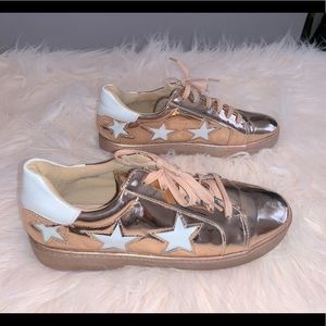 Via Pinky Rose Gold Star Sneakers